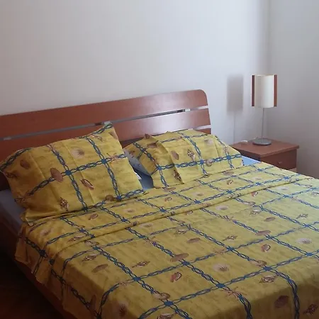 Miriam Vis Apartman *