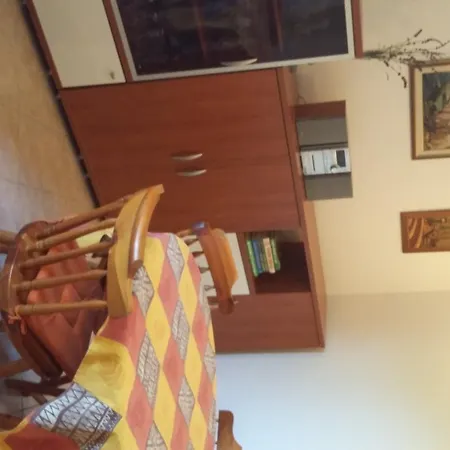 Apartman Miriam Vis Vis